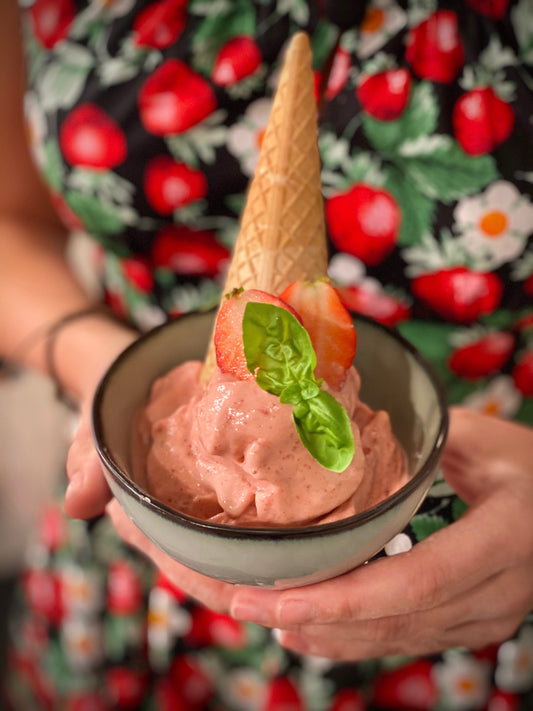 Schnelles Erdbeer-Eis für zu Hause